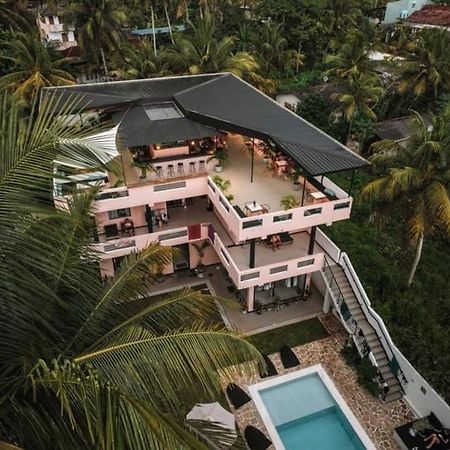 Spindrift Hostel Madiha (Adults Only) ماتارا المظهر الخارجي الصورة