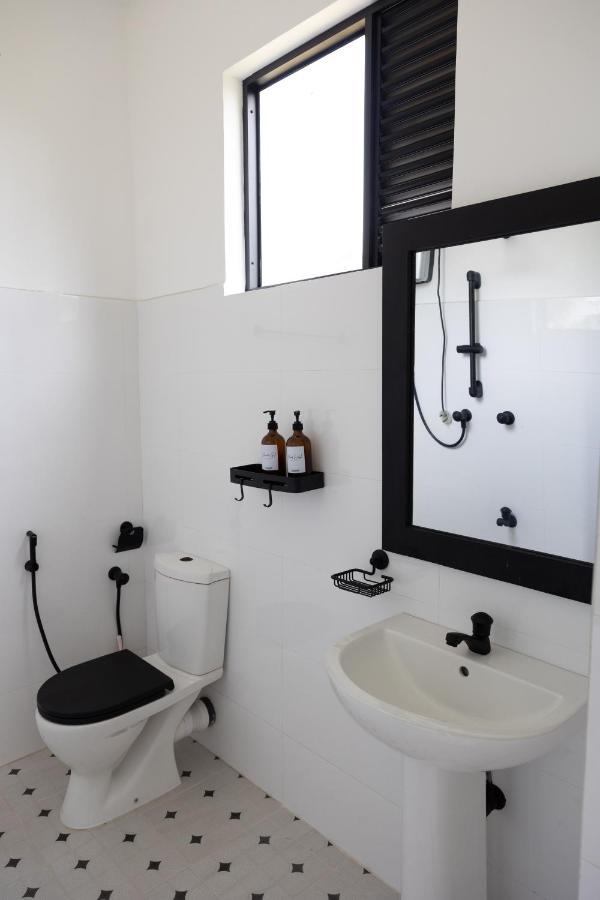 Spindrift Hostel Madiha (Adults Only) ماتارا المظهر الخارجي الصورة