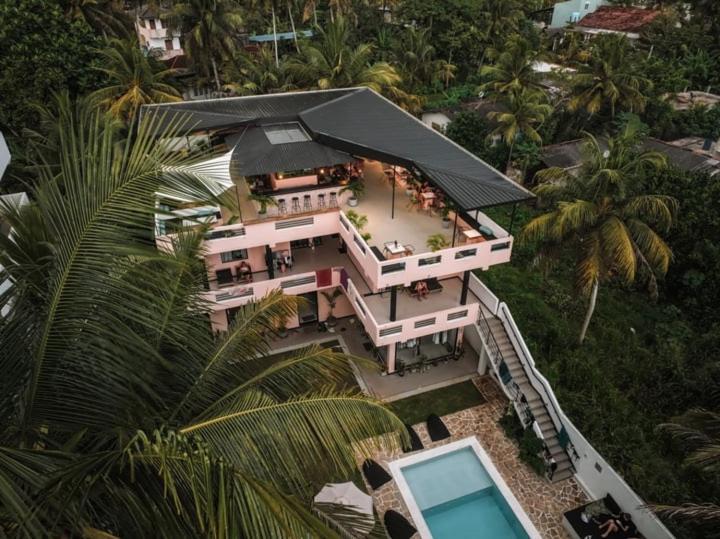 Spindrift Hostel Madiha (Adults Only) ماتارا المظهر الخارجي الصورة